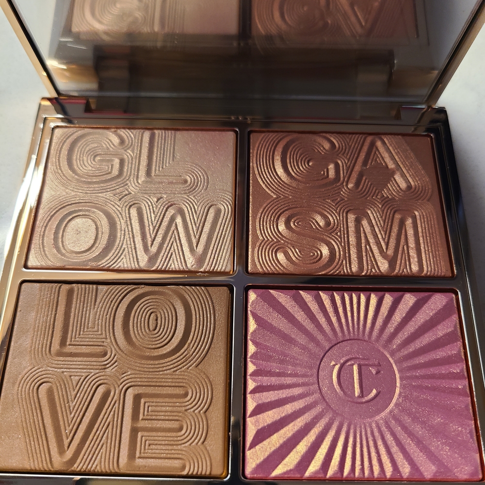 Charlotte Tilbury Glowgasm Face Palette